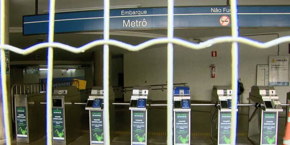 Estações amanheceram fechadas mais um dia