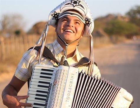 Quinteto Violado se une a Chambinho do Acordeon e Orquestra Criança Cidadã em estreia nacional do show