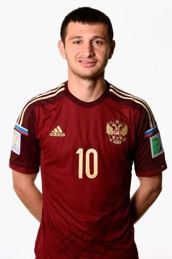 Alan Dzagoev veste a 10 da Rússia