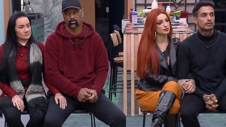 Uma semana após escaparem da DR, o casal sentou de vez no banquinho, em consequência da desistência na Prova dos Casais desta semana. Com 18,20% dos votos, eles acabarem eliminados, contra Brenda e Matheus e Baronesa e Rogério.
 
Sob o comando de Adriane Galisteu, o Power Couple Brasil 6 vai ao ar de segunda a sexta, às 22h45; e aos sábados, às 22h30, na tela da Record TV. Acesse o PlayPlus e fique por dentro de tudo o que rola no reality de casais.

