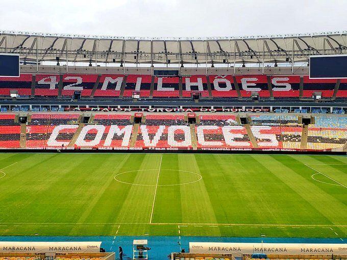 A torcida do Flamengo preparou um mosaico para a final do Campeonato Carioca, nesta quarta-feira, contra o Fluminense. A mensagem diz: