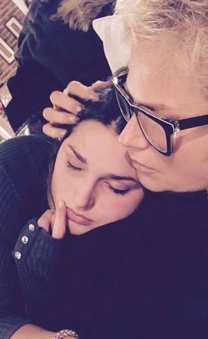 Sasha se declarou para a mãe em seu aniversário