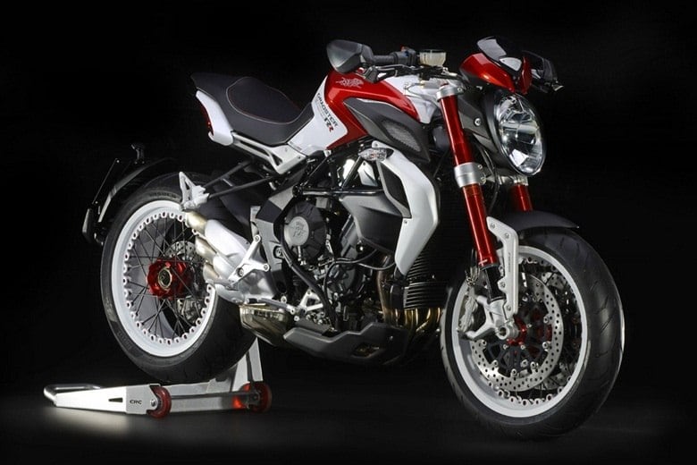 MV Agusta Brutale 800 Dragster — o design do modelo faz jus ao nome. Não somente a estética, mas sim o desempenho, com 245 km/h, graças ao motor de 3 cilindros, 798 cc e 125 cavalos de potência. A fabricante utilizou como base a 800 Brutale 