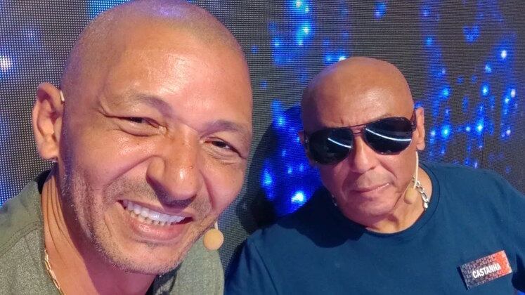 Com certeza, Caju & Castanha estavam se preparando para arrasar no inglês quando os candidatos soltassem a voz!