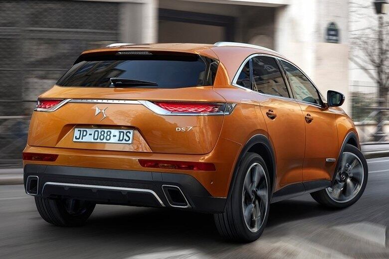 O motorista terá disponível três opções para condução: 100% elétrica, híbrida e modo combinado. Todas as motorizações usarão um câmbio automático de 8 velocidades, que baixou o consumo de combustível em até 5% na comparação com a antiga transmissão de seis marchas que era empregada nos modelos da DS