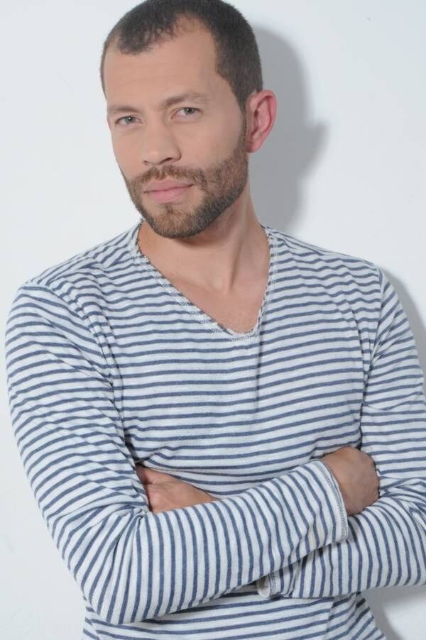 Além de atuar como
modelo, o barbudo Elbrick Abreu atua como projetista de arquitetura
no DF