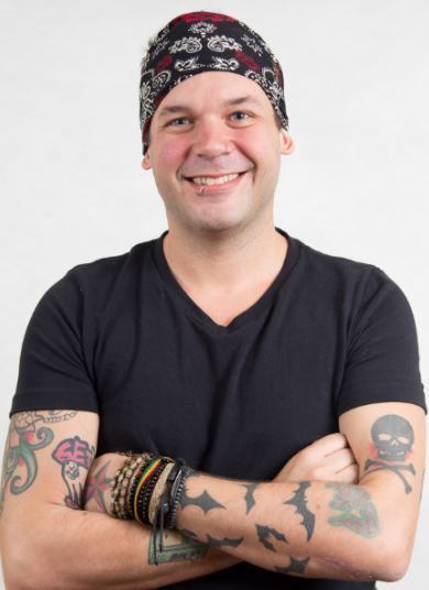 Adriano é empresário