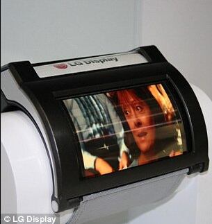 A tecnologia desenvolvida pela LG está em um plástico de 0,44 mm que
inclui uma película protetora que torna o material inquebrável. A tela
côncava tem um raio de 7 cm e pesa 7,2 g. Segundo a empresa, esta é a
tela OLED mais fina do mundo no mercado de smartphones
