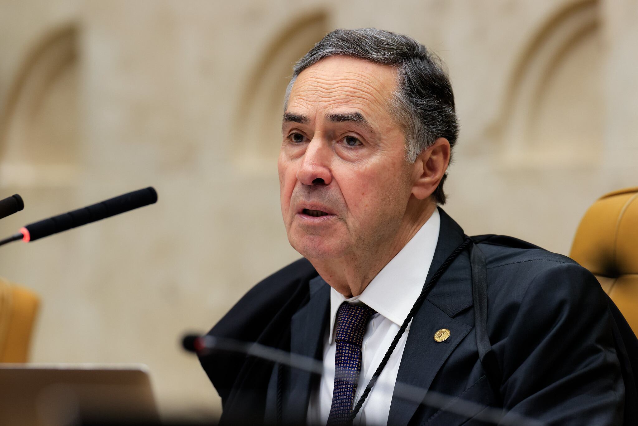 Barroso disse que vai esperar fim do julgamento para se pronunciar em nome da Corte