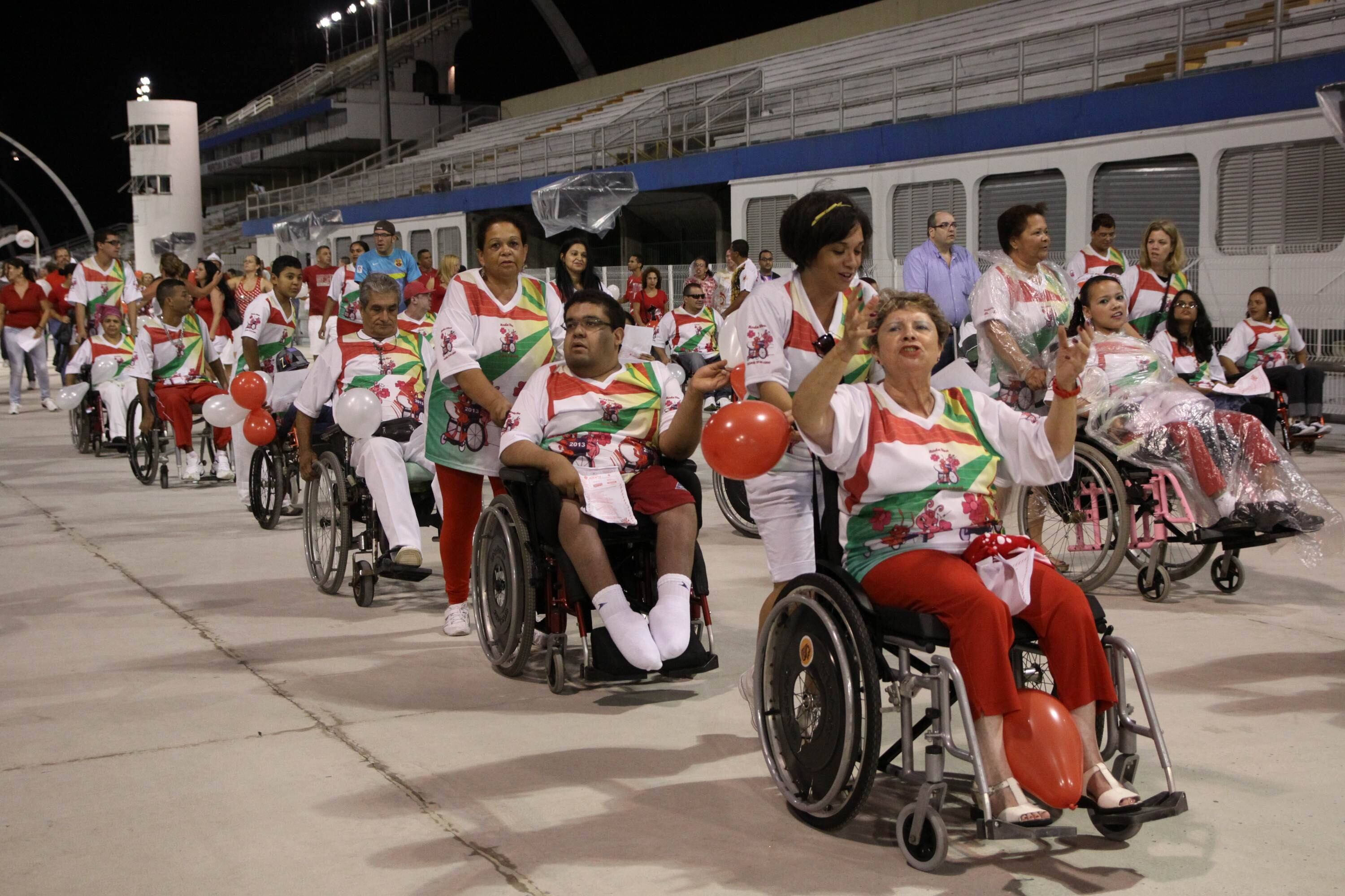 A escola terá uma ala apenas de deficientes físicos, que também compareceram ao ensaio no Parque do Anhembi