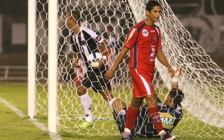 Guaratinguetá - Quarto colocado no Campeonato Paulista de 2008, o Guaratinguetá, que já contou com o goleiros Jaílson, hoje no Palmeiras, também se destacou na Copa do Brasil