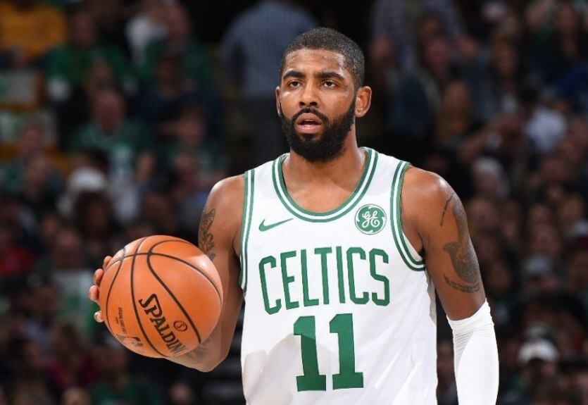Kyrie Irving deixou o Boston Celtics após duas temporadas e se juntou a Kevin Durant no Brooklyn Nets. O contrato do armador será de US$ 141 milhões/4 anos.