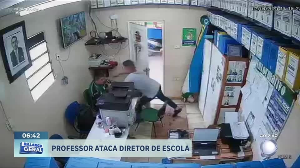 Professor invade sala e ataca diretor em escola do Amazonas