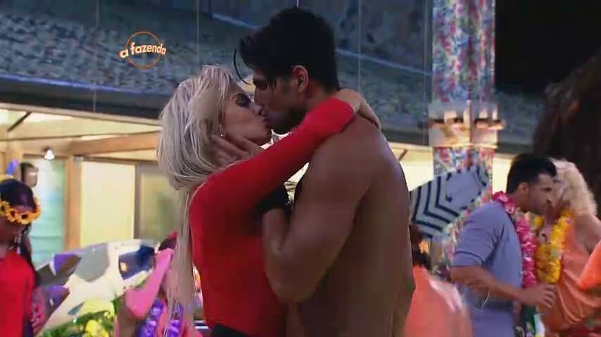 Alia acredita que o filho será indicado para a próxima Roça, e não se mostrou preocupada caso o filho seja eliminado.

— Com certeza ele vai ser indicado, porque eles [peões] estão com muita sede de colocar meu filho para fora. O trio Luka, Thiago e Douglas está insuportável, e acredito que o pessoal de casa esteja percebendo