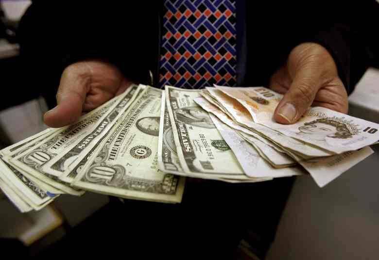 A taxação de saques e de gastos à vista no exterior não impediu a queda real da arrecadação do IOF
