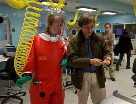 O filme dirigido por Steven Soderbergh foi lançado em 2011, inspirado no surto de Sars de 2002, mas retrata uma realidade que lembra muito o cenário de 2020