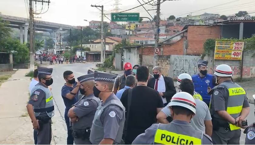 Representante das famílias obtém liminar que suspende ação por 120 dias