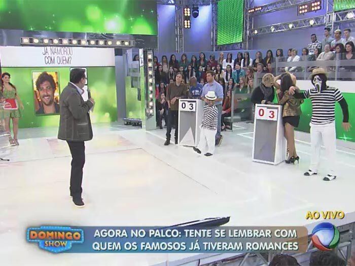 A atração de Geraldo Luís costuma receber alguns famosos para participar de um divertido game show. Numa das edições, o Domingo Show recebeu
Gérson de Souza, Thierry Figueira, o jogador Amaral, Andréa Nóbrega, Hellen
Caroline e Tânia Oliveira para desvendar antigos
relacionamentos de algumas celebridades. Veja na galeria!



+ Aproveite e confira as matérias do programa Domingo Show

+ Já curtiu a página do Domingo Show no Facebook? É só clicar!

+ Siga o Domingo Show no Twitter e receba todas as notícias do programa