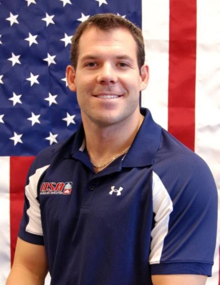Johnny Quinn representa os Estados Unidos na prova de bobsled.