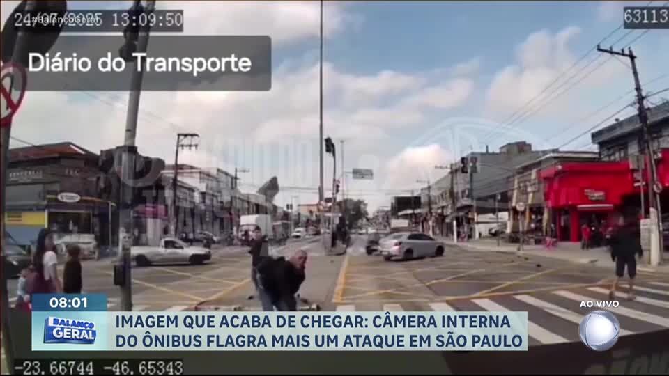 Câmera interna de ônibus flagra ataque a veículo na zona sul de São Paulo