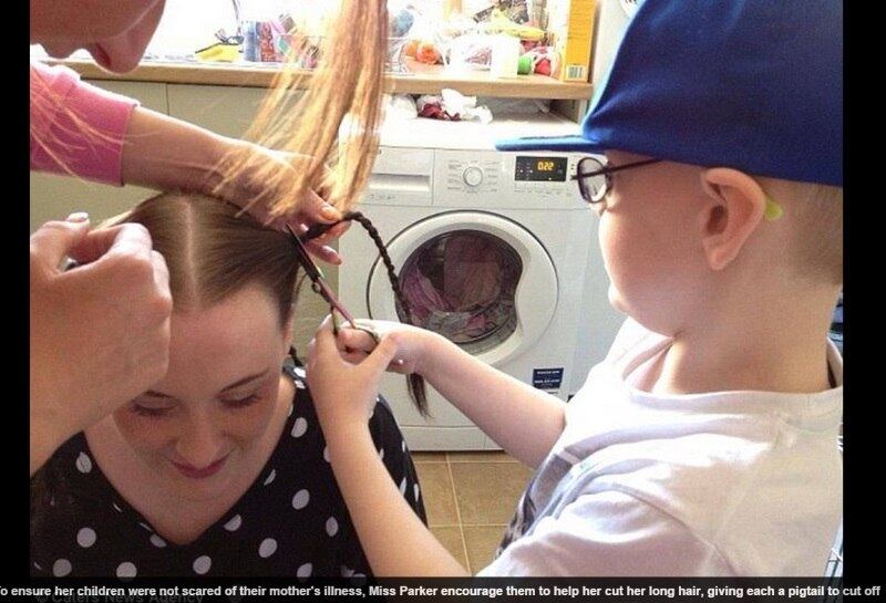 — Foi um momento difícil, mas meu marido Martin e meus filhos Marshall e Phoebe estavam lá para me apoiar. Meus filhos até me ajudaram a cortar meu cabelo. Eu não queria que eles tivessem medo de perder a mãe ou ficassem assustados comigo careca. Conversamos muito sobre a doença
