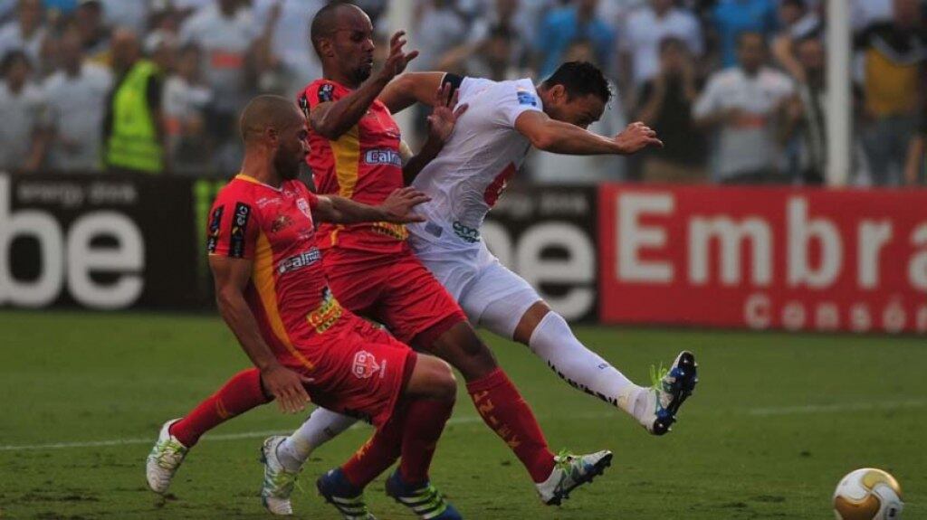 O ano já é 2016, e Ricardo Oliveira marcava o gol do título paulista do Santos, na Vila Belmiro. O Peixe se defendia do ímpeto do Audax até Vitor Bueno arrancar e tocar para o Pastor finalizar para o fundo das redes.