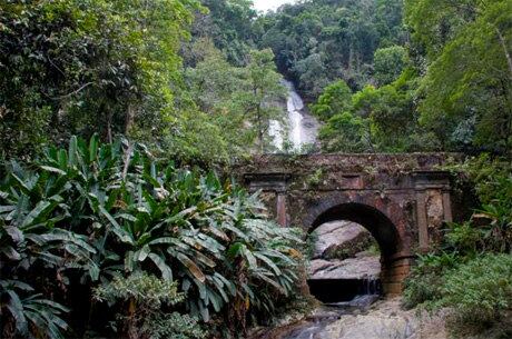 A ponte Job de Alcântara deixa a paisagem ainda mais bonita