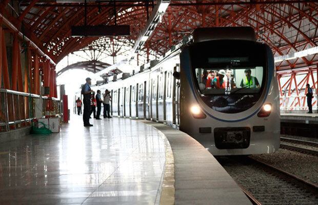 Na Av. Tancredo Neves, os veículos não poderão passar por três faixas de via