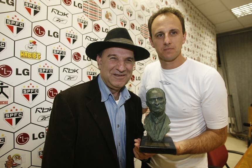 O primeiro bicampeão do Osmar Santos foi o São Paulo, que conquistou o troféu também em 2007. O Tricolor acabou a primeira parte do Brasileirão com 39 pontos, seis pontos a mais que o Botafogo, vice-líder. O Tricolor conquistou o bicampeonato brasileiro, fazendo 77 pontos.