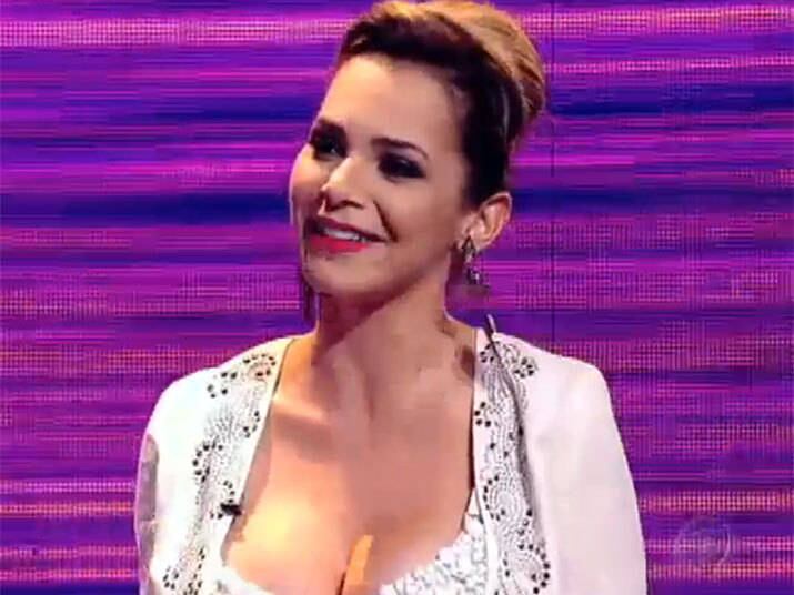 Mayara contou que vive no interior e brincou ao demonstrar interesse por um dos rapazes.

+ PARTICIPE DA ENQUETE E ELEJA A MAIS BONITA

+ Rafael Cortez: “Me assusto quando as mulheres ficam masculinas na relação”

+ Tainara descobre afinidade com Jorginho: "Temos algo em comum: ele é corinthiano"




