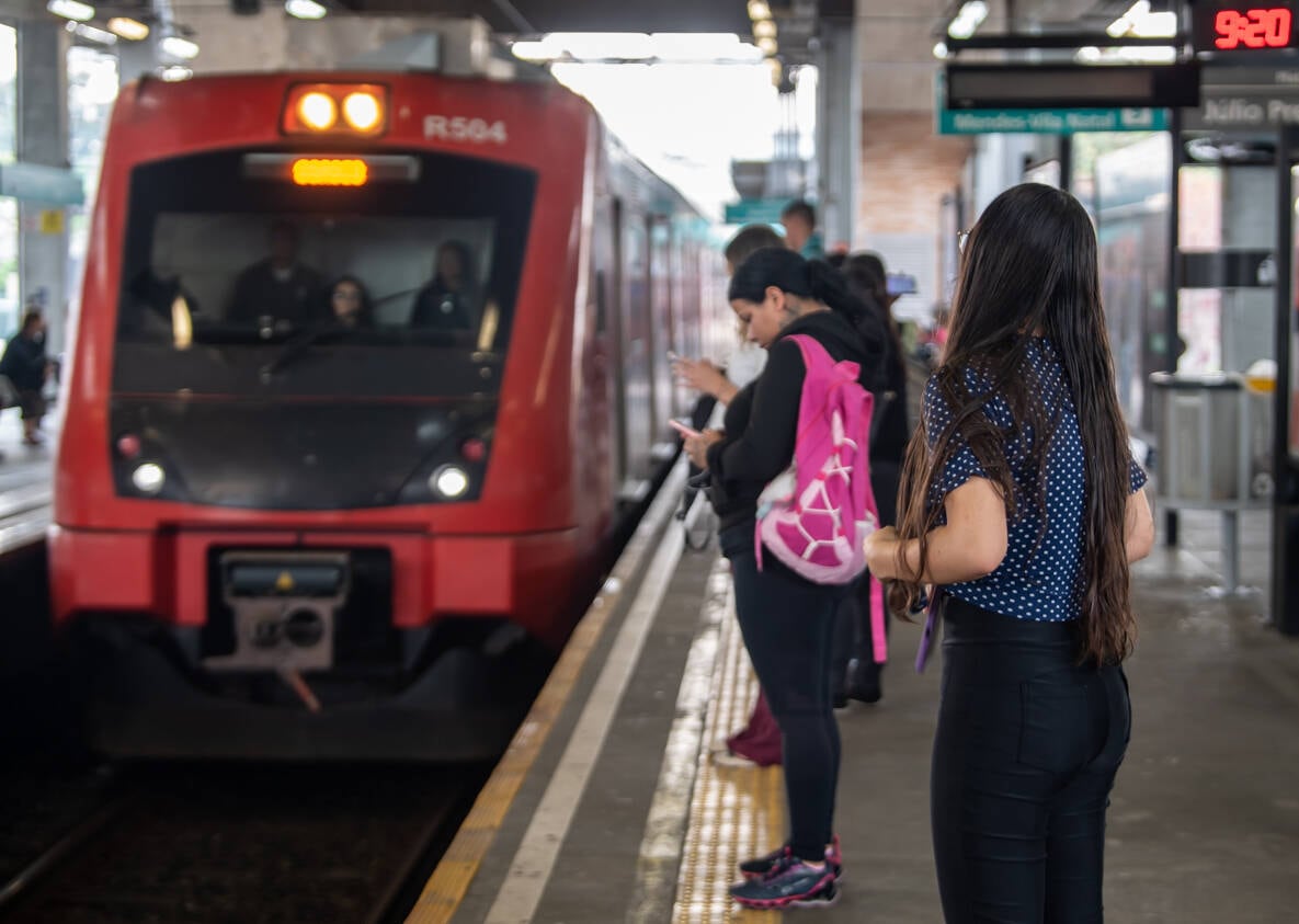São Paulo, SP - 28.11.2023 - Greve CPTM - Trens da CPTM, linhas 9 e 10, da ViaMobilidade, estão em operação normalmente. Estação Osasco, linhas 9 e 10. Foto Edu Garcia/R7