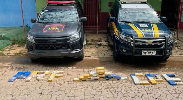Os 52 pacotes de drogas foram avaliados em mais de R$ 6 milhões