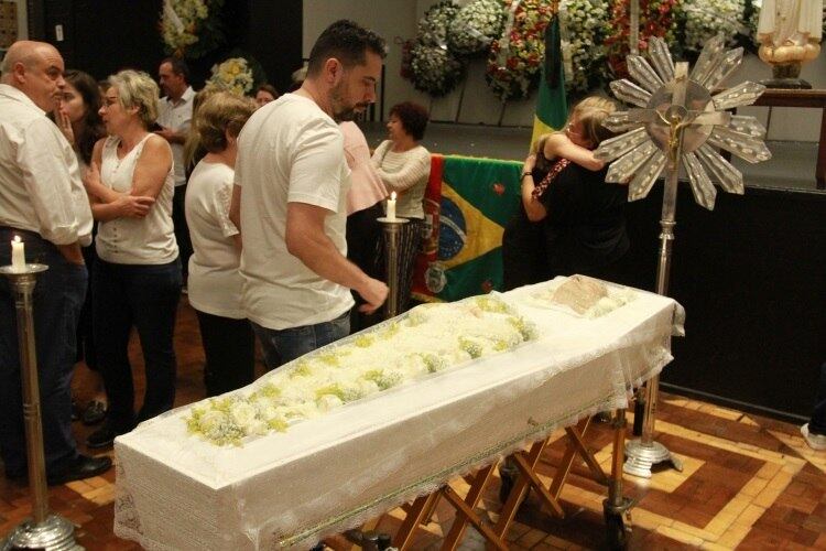 Roberto Leal morreu no domingo (15), após insuficiência hepato-renal em razão de um câncer de pele, que evoluiu e atingiu o fígado
