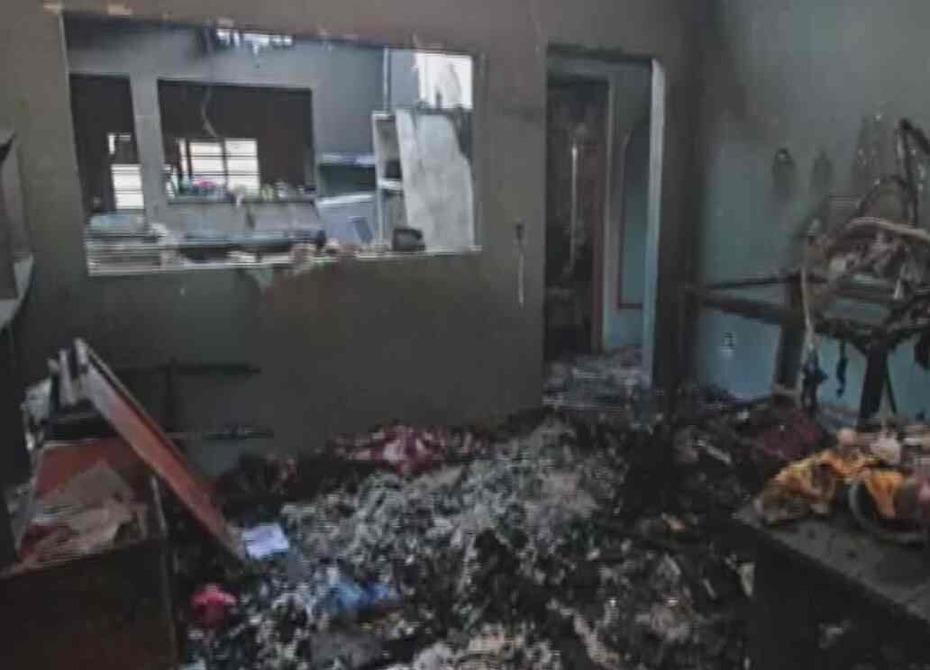 Familiares disseram que ela já
havia ameaçado incendiar a casa antes de iniciar um tratamento contra depressão