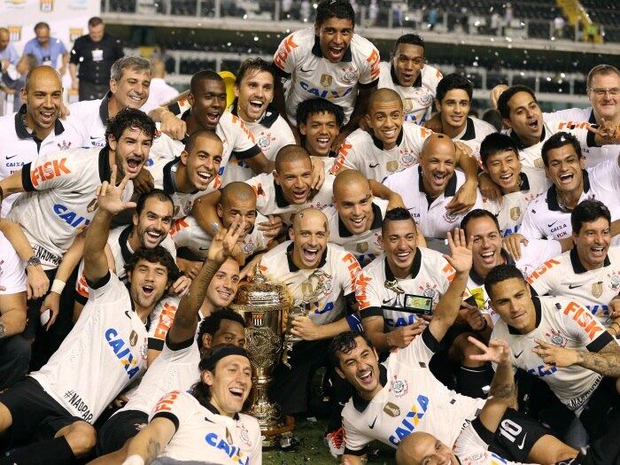 Já o título do Campeonato Paulista deste ano apagou o gol
perdido por Pato cara a cara com o goleiro Rafael, no jogo de volta da final do
campeonato estadual
