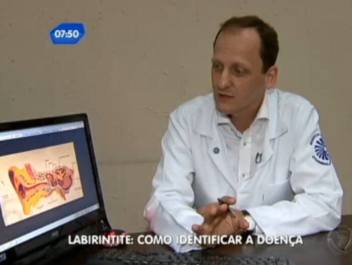 São diversas as causas da doença: inflamações, infecções e compressões mecânicas. O otorrinolaringologista explica como é feito o tratamento cirúrgico.

— A cirurgia é um exceção, as técnicas mais modernas são baseadas em medicamentos e reabilitação

+ Veja reportagem completa com otorrinolaringologista