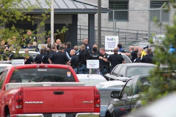 Seis pessoas foram levadas ao hospital após o tiroteio