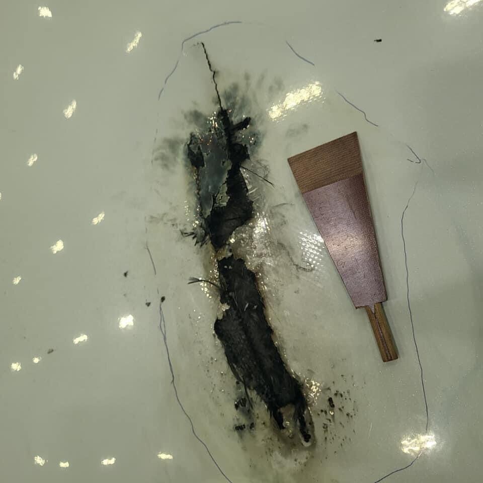 Imagem mostra a dimensão do estrago na fuselagem