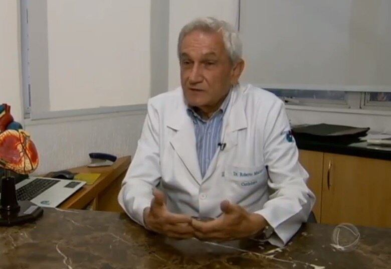 Segundo dados da Organização Mundial de Saúde, 47% dos
brasileiros não fazem exercícios. Para o cardiologista Roberto Marino, esta
população sedentária, cada vez mais jovem, contribui para o aumento da obesidade