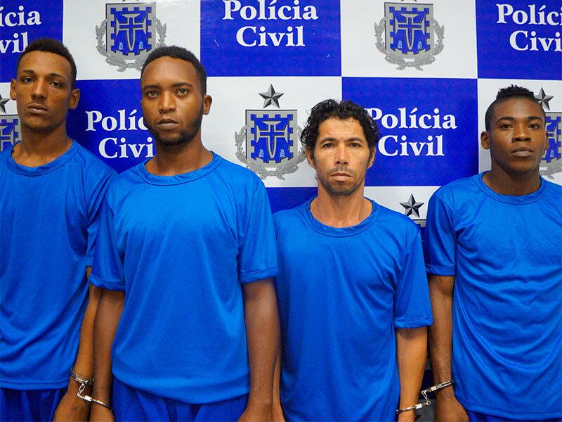 Eles confessaram o crime e levaram os investigadores até o terreno baldio, em Nova Brasília, onde o corpo de Eric fora enterrado