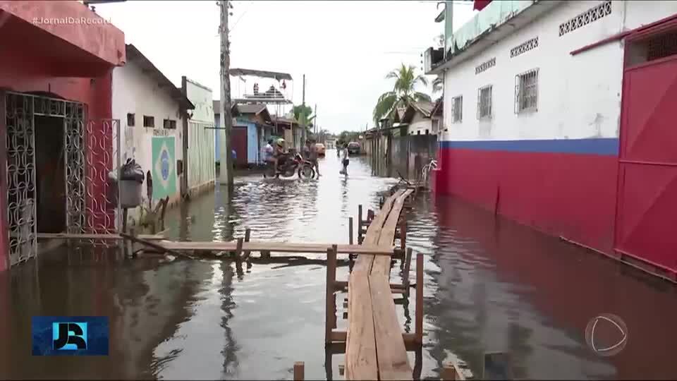 Cheia dos rios no Amazonas deixa mais da metade dos municípios em situação de emergência