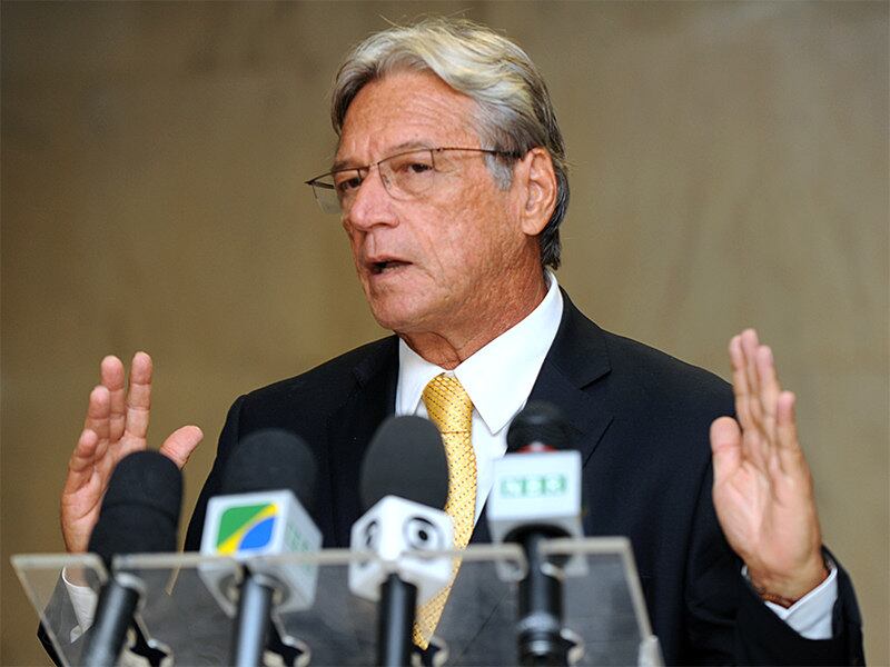 O então governador de Alagoas em 2011, Teotônio Vilela, foi operado no Sírio-Libanês em novembro de 2011 para tratar uma diverticulite aguda no intestino grosso
