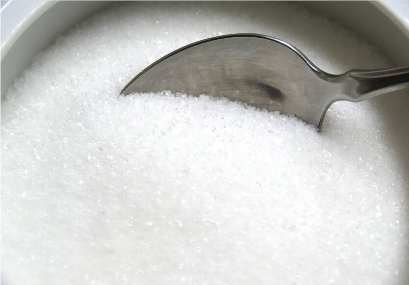 O preço do açúcar diminuiu em 14 capitais, com destaque para os percentuais de
Recife (-7,71%) e Brasília (-3,4%). A maior alta ocorreu em Belém (3,14%). A maior oferta de cana e o
aumento na moagem para a produção de açúcar reduziram o preço no varejo