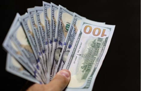 O dólar à vista subiu 1,10%, a R$ 4,8065