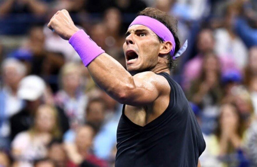 O espanhol Rafael Nadal conquistou o 19º título de Grand Slam na carreira no domingo, ao derrotar o russo Daniil Medvedev na final do US Open, em uma partida de 4h50. O resultado o fez encostar no suíço Roger Federer no ranking de maiores vencedores de torneios do tipo. Veja!