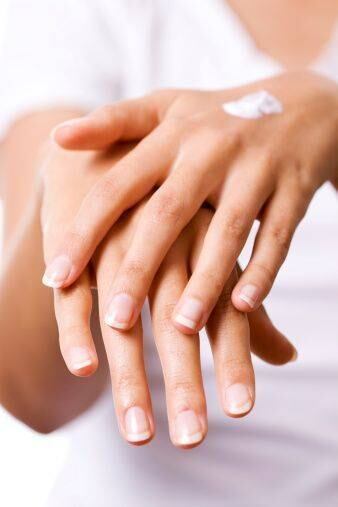 São Paulo procura ainda por um profissional para trabalhar
com esteticista e receber entre R$ 2.000 e R$ 3.000. A vaga é para realizar
tratamentos corporais e faciais manuais e com aparelhos. Ensino superior na
área está entre os pré-requisitos para ingressar na função

Saiba mais em R7 Empregos
