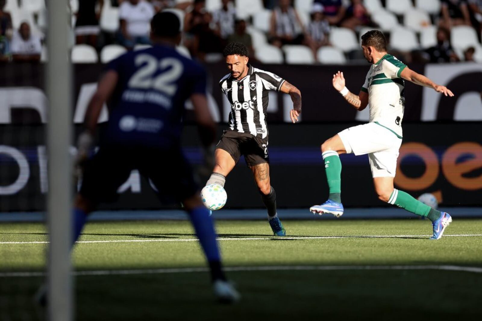 Botafogo cede empate ao Coritiba em jogo de quatro gols no Nilton ...