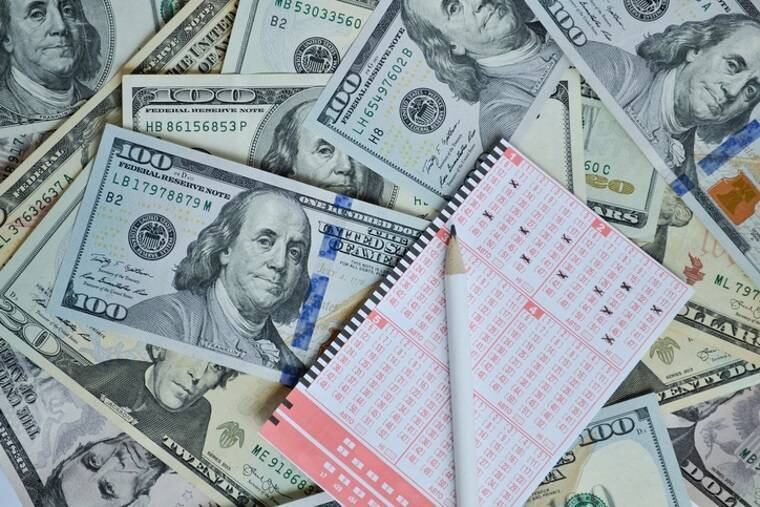 Ele recebeu R$ 167 mil com o sorteio em 2007 e continuou jogando semanalmente com as mesmas combinações até vencer de novo e causar espanto no dono da lotérica