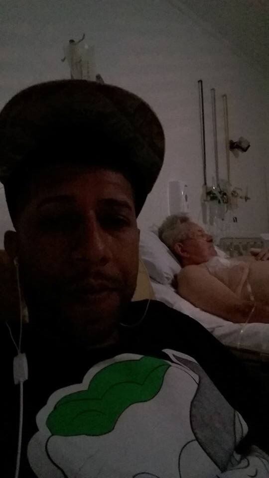 O artista passou os últimos dias de vida do pai fazendo homenagens e agradecimentos no Facebook. O artista vai lançar, na segunda-feira (10), uma música que fez para Cerviño
