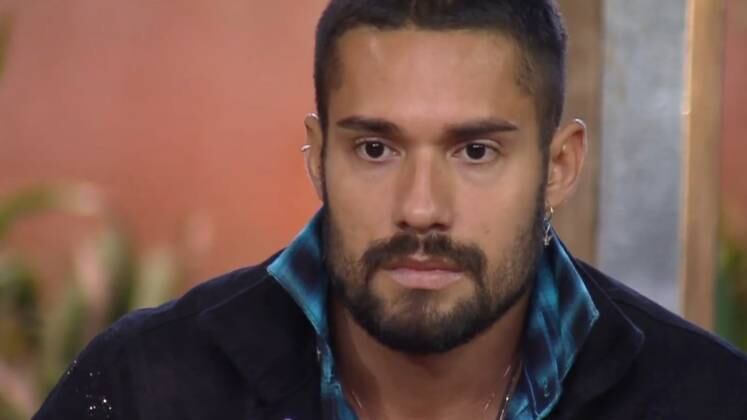 Bil Araújo foi o primeiro peão a vencer a Prova de Fogo. Na votação, ele foi em busca dos Poderes da Chama e escolheu a Amarela, no qual teria que escolher entre ficar imune na formação da Roça ou ganhar um prêmio de R$ 10 mil. O modelo optou por levar o dinheiro para casa. Já o Poder da Chama Vermelha, ele entregou para Victor Pecoraro 